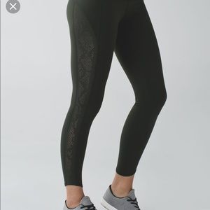 lululemon Beyond Boundaries special edition tight